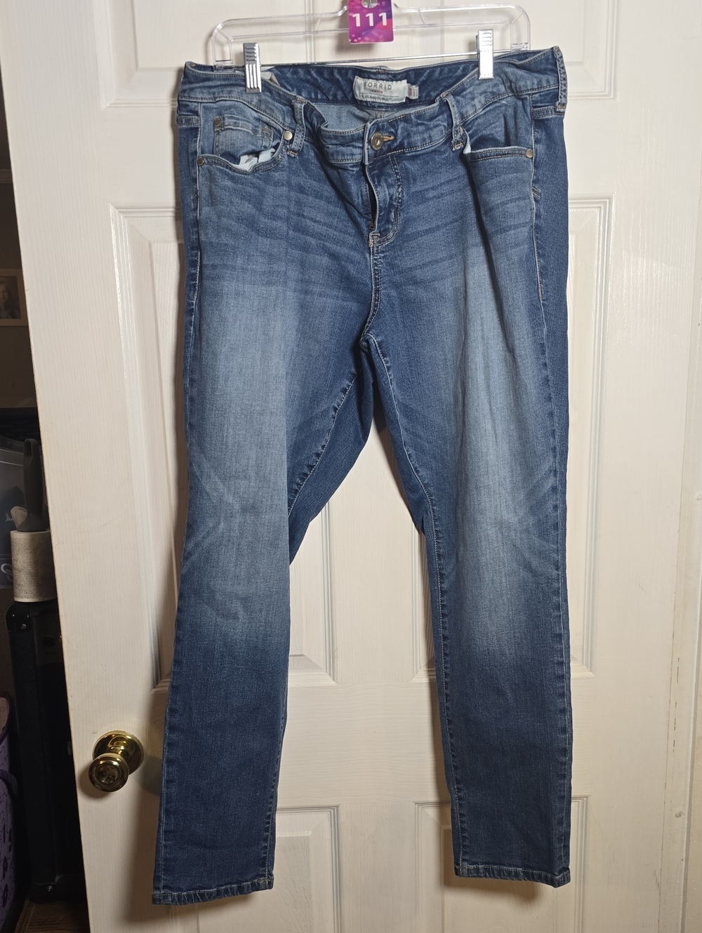 111 Torrid 16 Medium Wash Skinny Jeans - Fitted Leg